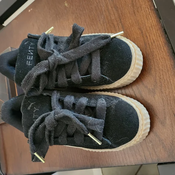 Puma x Fenty Black Suede Sneakers with White Stripe Size 7 Womens πHP X2 π - Picture 3 of 10